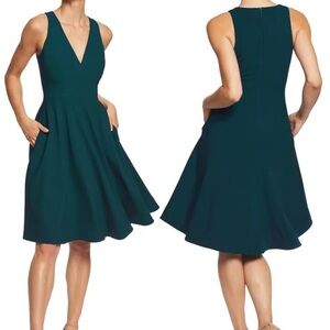 Dress the Population Catalina Fit Flare V-Neck Crepe Dress Pine Green Small